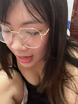 -Lyly_69のライブXXXチャット