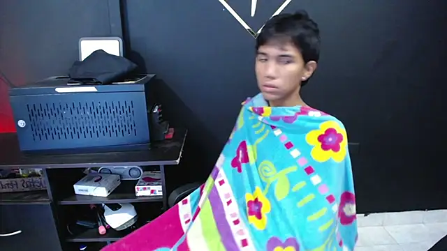 KevCokkのライブXXXチャット