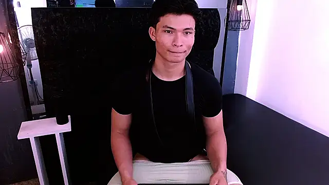 GoldenBoy_23 Live XXX Chat