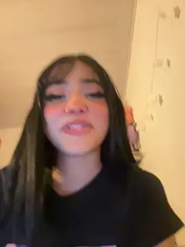 ela_petit Adlı Modelin Canlı XXX Sohbeti