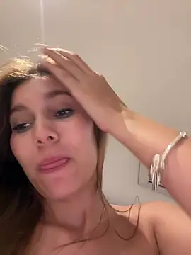 Chat +18 de Nikii__ ao vivo