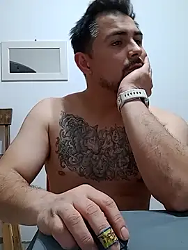 Bradd_32 即時 XXX 聊天