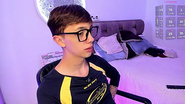 Timothy_ros' Live XXX Chat