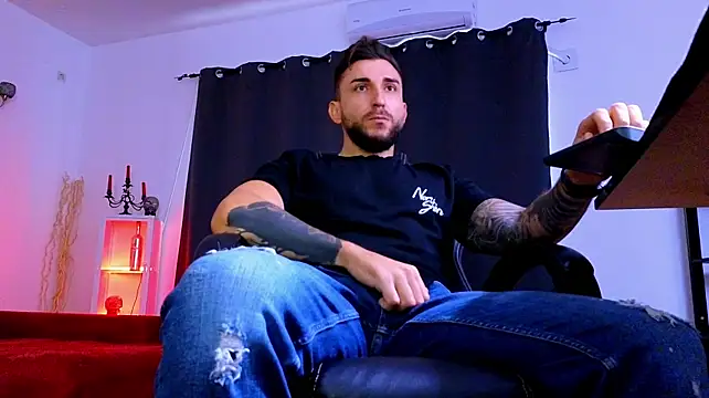 MightyAaron66 Live XXX Chat