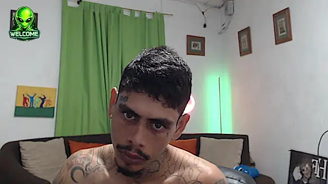 Chat XXX en directo de alpha_zom