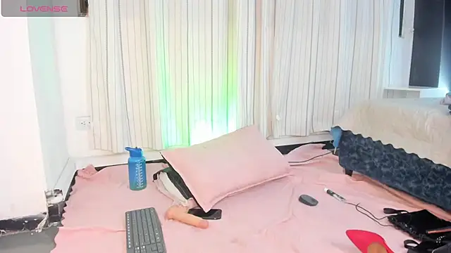 DemonFoxxn Live XXX chat