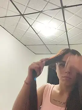 CarolineFyreのライブXXXチャット