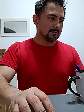 Bradd_32 Adlı Modelin Canlı XXX Sohbeti
