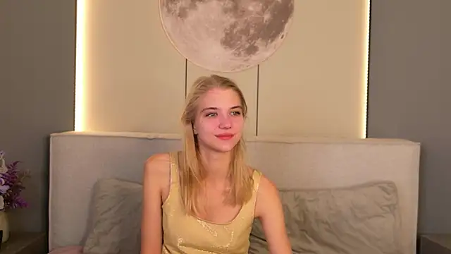 4example_Chloe Live XXX Chat