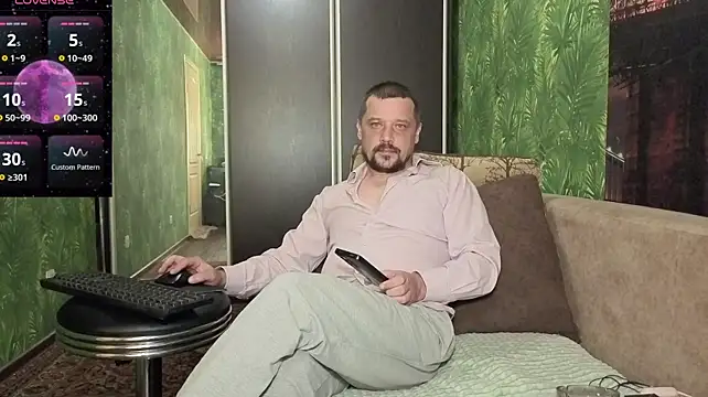 DanielOhCool's Live XXX Chat