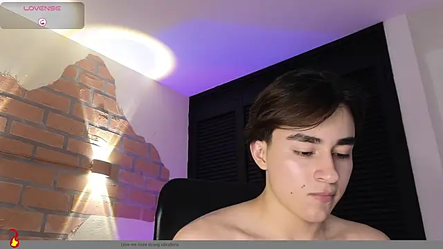 Pertunjukan Kamera Web Connorr_01
