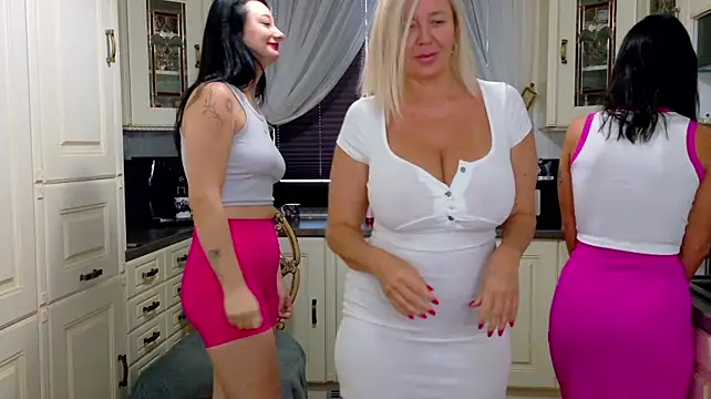 TUNDEROSE1 Live XXX Chat
