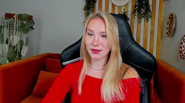 ElaraVoltage Adlı Modelin Canlı XXX Sohbeti