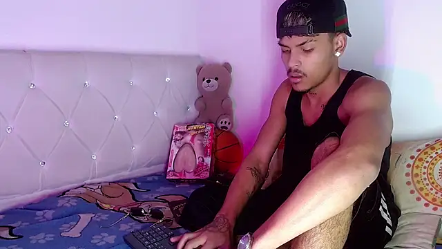 Angel_foxc13 Adlı Modelin Canlı XXX Sohbeti