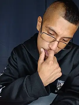 Czat XXX na żywo – Hard_brown03