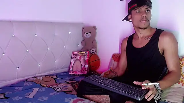 Angel_foxc13 élő XXX-chatje