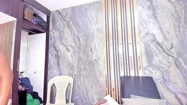 LauraSaenz01 现场XXX聊天