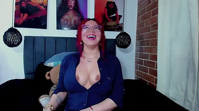 kyliejenner_hot লাইভ XXX চ্যাট