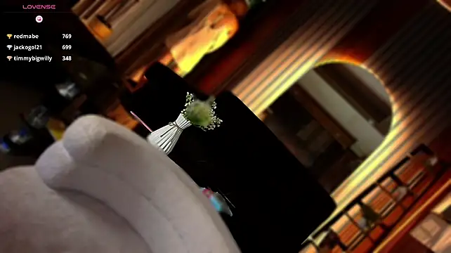 Womanofyourdesire_ 现场XXX聊天