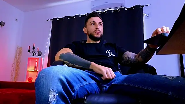 Chatroom XXX en direct de MightyAaron66