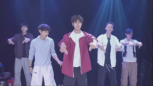 NCT-111: онлайн-секс-чат