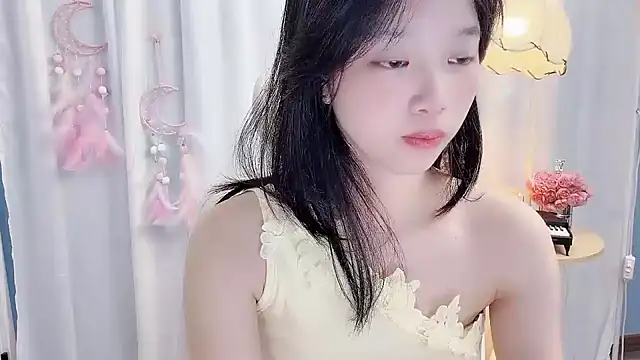 Yanys521 Adlı Modelin Canlı XXX Sohbeti