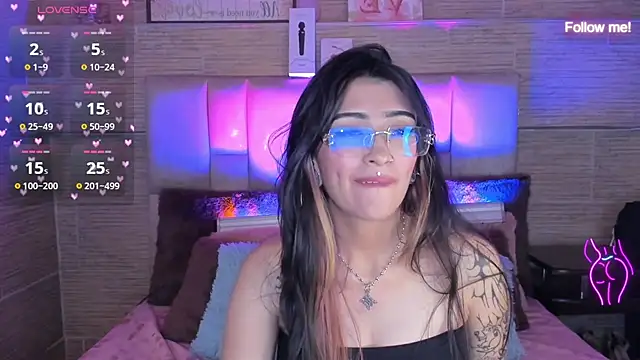 Chat +18 de mia_devine_ ao vivo
