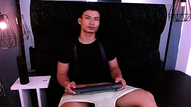Chat +18 de GoldenBoy_23 ao vivo