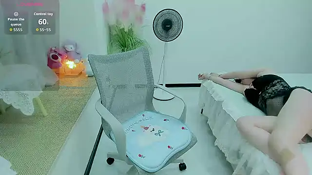 Vivian-6 Adlı Modelin Canlı XXX Sohbeti