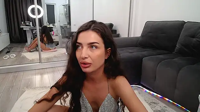 Laura_Bess Live XXX-chat
