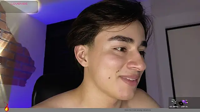 Chat +18 de Connorr_01 ao vivo