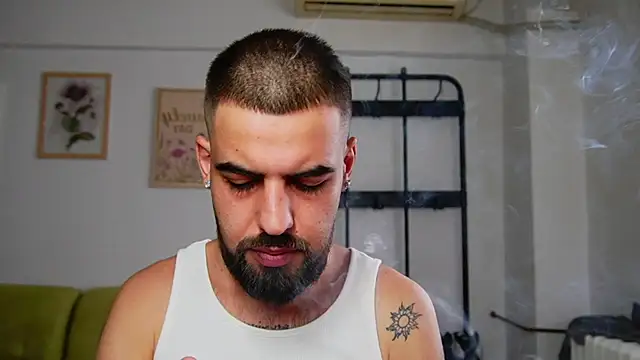 HairyRobxxx Webcam Show