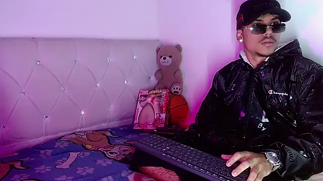 XXX chat uživo modela Angel_foxc13