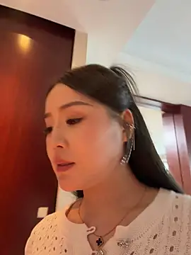 momoli60's Live XXX Chat