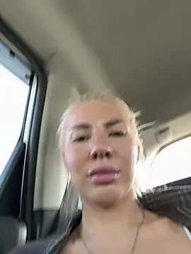 צ'אט XXX בשידור חי של NewLale