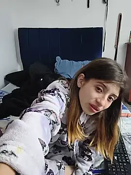 KratosAfroditacs Adlı Modelin Canlı XXX Sohbeti
