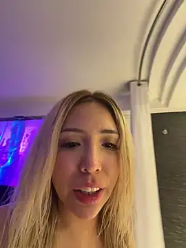 Sofy_Softtt's Live XXX Chat