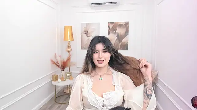 AnneTLi's Live XXX Chat