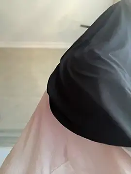 LynaFrost live XXX chat