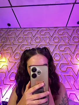 MelanyyJhonson15 XXX чат на живо