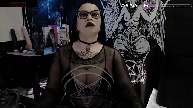 Evil_Queen_666 live XXX chat