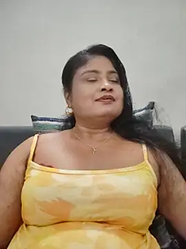 hornyriyanka's Live XXX Chat