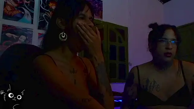 Couple_Moth666's Live XXX Chat