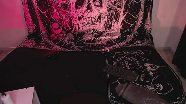 mikaskullcs' Live XXX Chat