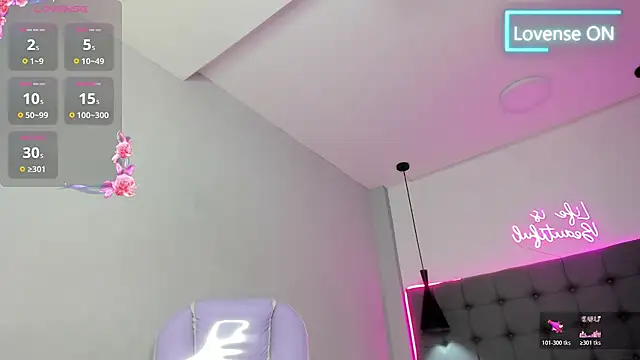 scarletcherry18's Live XXX Chat