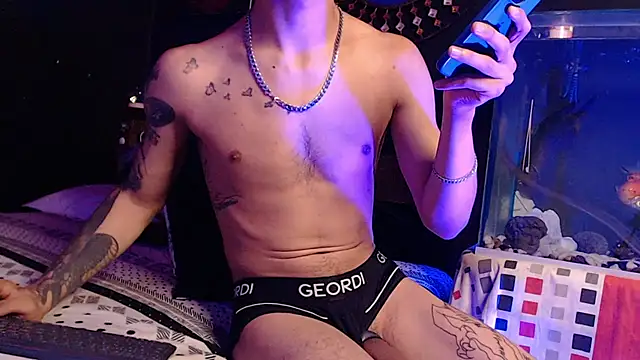 XXX chat uživo modela Godly_huan