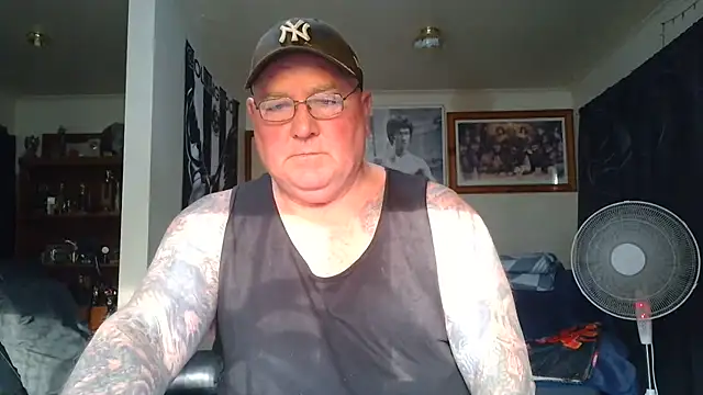 KINKYBLUEYES69 élő XXX-chatje