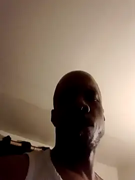 MrDaddyBbSnake élő XXX-chatje