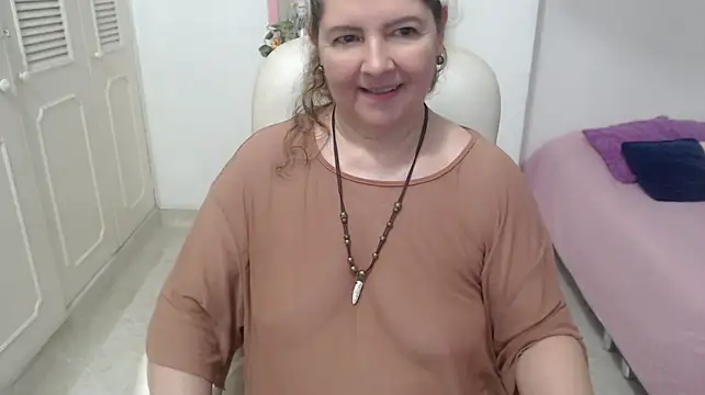 leonela_69 现场XXX聊天