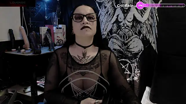 Evil_Queen_666 live XXX chat